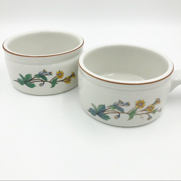 B WOODHILL Fine Bakeware or Bowl with Handle - Picture 3 of 4